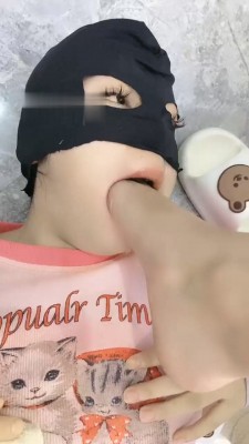 【慕田夫妻】母畜-闻舔原味白袜/裸足深喉-绳艺套路资源网