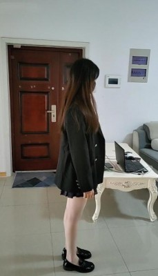 小婉大人 妹妹惩罚皮鞋踩踏甜鞋底踢裆-绳艺套路资源网