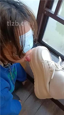 【爱可呀】母畜-舔脏鞋底臭白袜/全体重踩-绳艺套路资源网