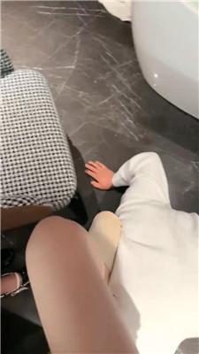 【泡芙】双姐妹花-酒店浴缸踢踹踩/强迫舔脚 bf46768-绳艺套路资源网