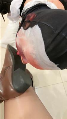 【若依】女仆变装-狗舌舔脏鞋底/踩踏/丝袜脚捂脸/灌圣水 bf46274-绳艺套路资源网