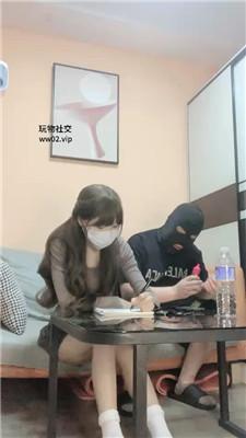 【鹿可】沉浸式舔白袜裸足/清理脏拖鞋/坐脸窒息/脚插嘴 bf46605-绳艺套路资源网