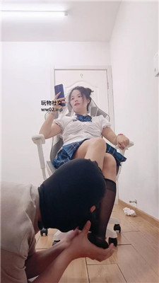 【苏苏不苏】喂口水/掐乳/性感黑丝踩虐恋足舔 JS241106-17-绳艺套路资源网