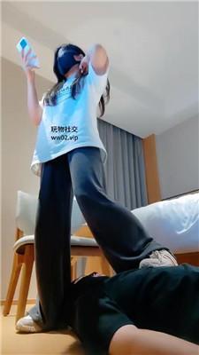 【妮蔻】脏运动鞋全体重踩踏/骑马闻舔白袜/品尝内裤 bf46592-绳艺套路资源网