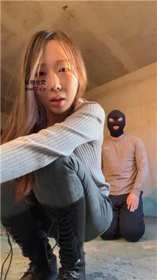 【缈缈】户外荒地-清理脏长靴/踢踹/脚下喂食 bf47102-绳艺套路资源网