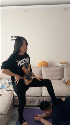 【埋汰】运动后玉足踩虐教练奴 bf47092-绳艺套路资源网