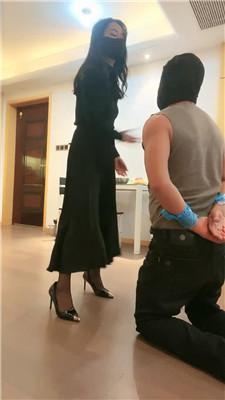 【绯闻王妃】高跟黑丝踩/转胯抽耳光/圣水淋浴 bf47210-绳艺套路资源网