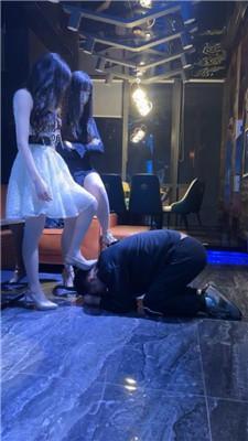 【偏不】KTV-双S-轮流抽耳光踢裆/【双视角版】 bf47574-绳艺套路资源网