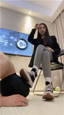 【七月大大】高帮帆布鞋白袜踩/香水控制/牛仔裤坐脸 bf48064-绳艺套路资源网