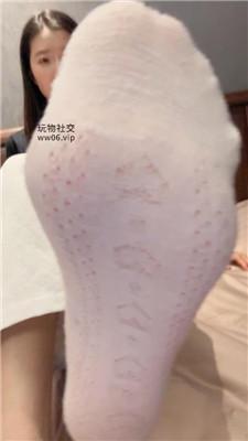 【猴歌】毁容式踩脸/白袜脚气味辱 bf48546-绳艺套路资源网