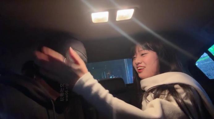 【素人挖掘机】抓到一个美女，在车里就不放过 JS241211-23-绳艺套路资源网