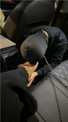 【子熙大人】车内舔运动鞋/闻鞋窝白袜/吃烟灰 JS241208-34-绳艺套路资源网