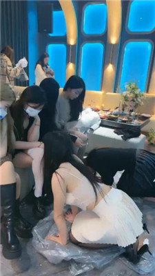 【冰语】群调群虐-各种手段超羞辱母狗 bf48213-绳艺套路资源网