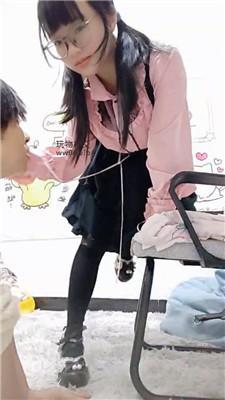 【木木】可爱小妹妹皮鞋黑袜脚下奴 bf48460-绳艺套路资源网