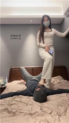 【猴歌】手捂腿绞窒息/肉丝脚踩踏 bf48443-绳艺套路资源网
