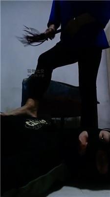 【莎莎女帝】臭脚丫物化脚垫奴【完整版】JS241220-25-绳艺套路资源网