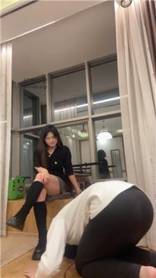 【子熙大人】长靴白袜-奶油舔脚/强制深喉/脚喂食【双视角】 JS241224-25-绳艺套路资源网