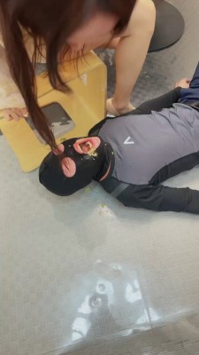 【苒溪】桌底伺候-喂食咀嚼物 bf49573-绳艺套路资源网