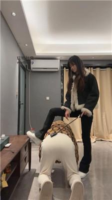 【狗哥】小白鞋白袜踩虐/转胯鞭打/坐脸窒息 bf49037-绳艺套路资源网
