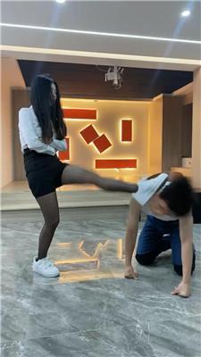 【麋鹿银儿】制服S爆踹头/踩脸/狠抽耳光浓痰 bf48879-绳艺套路资源网