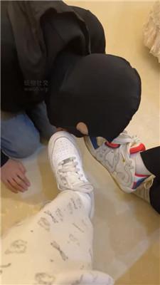 【七七小主】双S-轮流舔素人学生主的脏鞋/喝洗脚水 JS241227-16-绳艺套路资源网