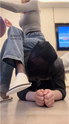 【酒鸽】强制闻鞋/物化家具奴/脚下喂食 bf49572-绳艺套路资源网