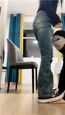 【妙妙】碾压狗爪/强制闻鞋/高跟踩踏/牛仔裤坐脸 bf49563-绳艺套路资源网