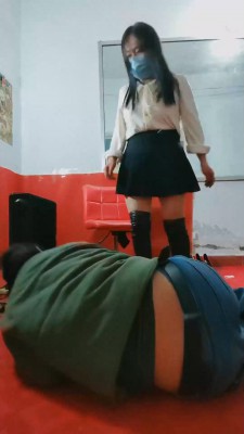 【沐颜】农村女王暴打踢踹夫奴【双视角版】 JS250122-32-绳艺套路资源网