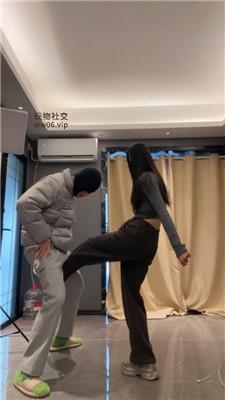 【伊未】胯下夹狗头/运动鞋踢踹/白袜捂脸窒息 bf48692-绳艺套路资源网