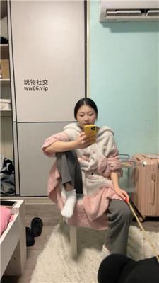 【白兔】闺蜜观战-白袜诱惑/舔高跟/狠抽 JS241230-35-绳艺套路资源网