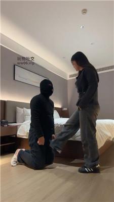 【子熙大人】舔运动鞋白棉袜/踩踏/喂口水【双视角版】 bf50593-绳艺套路资源网