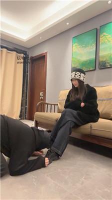【素人挖掘机】狗链遛狗-黑鞋踩踏-玉足狂舔 bf50231-绳艺套路资源网