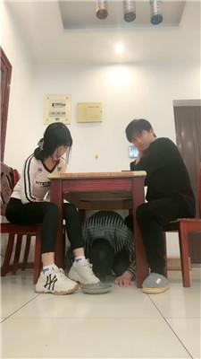 【思迁情侣】桌底视角-伺候情侣主 bf50271-绳艺套路资源网