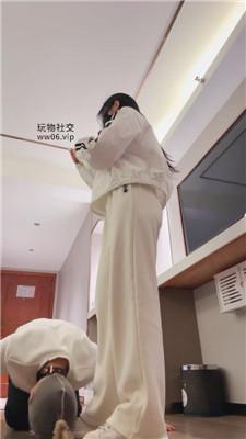 【妮蔻】胶带捆绑-小白鞋白袜塞嘴暴力虐打 bf49484-绳艺套路资源网
