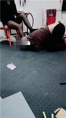 【九创双主团】黑丝蹂躏踩虐狗继父【完整版】 JS250209-6-绳艺套路资源网