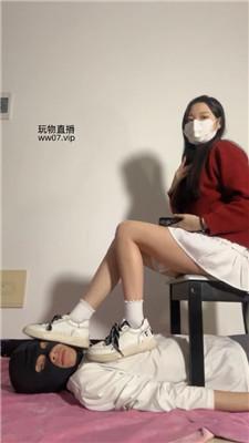 【甜恬】桌底视角-休闲鞋白棉袜气味辱 bf50651-绳艺套路资源网